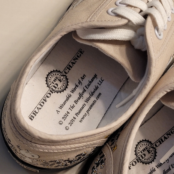 SNOOPY AND WOODSTOCK Floral Tan Canvas Sneakers Women's 10 The Bradford Exchange - Picture 2 of 16